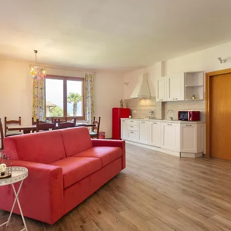 - Appartamento Stresa